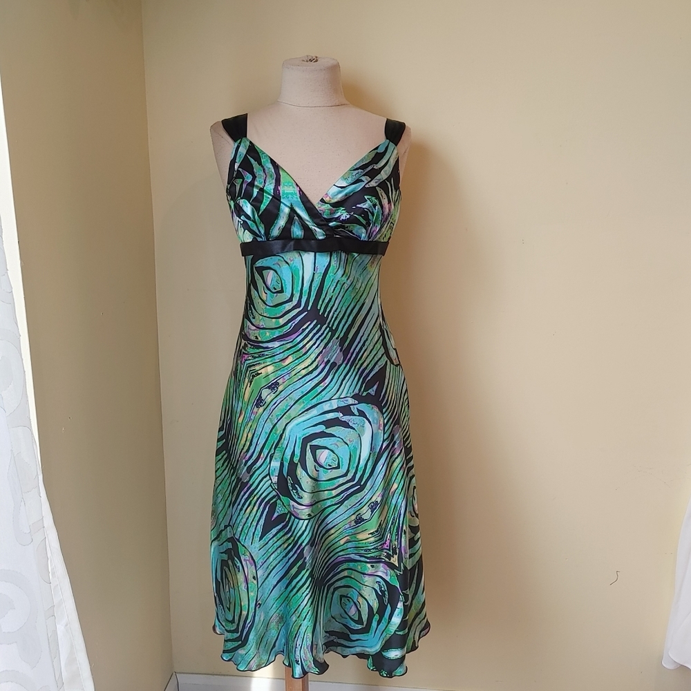 Melanie Lyne satin colorful eye-catching summer Dress size Large green